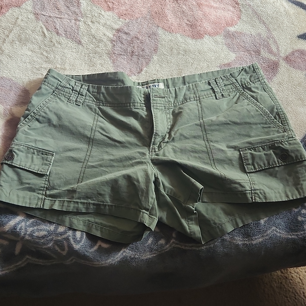 Old Navy low rise cargo shorts